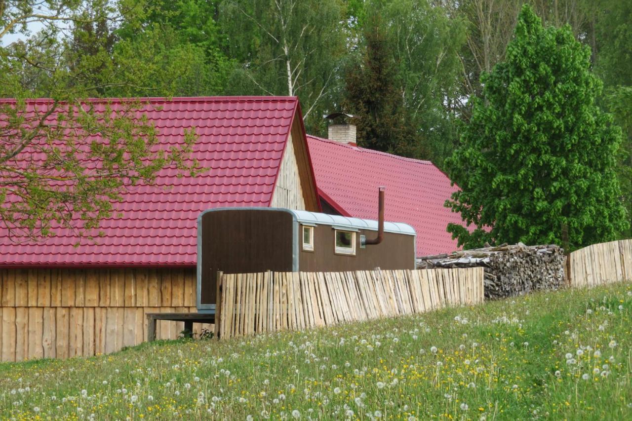 Hotel Maringotka Na Samote Na Kozi Farme Pobezovice Exteriér fotografie
